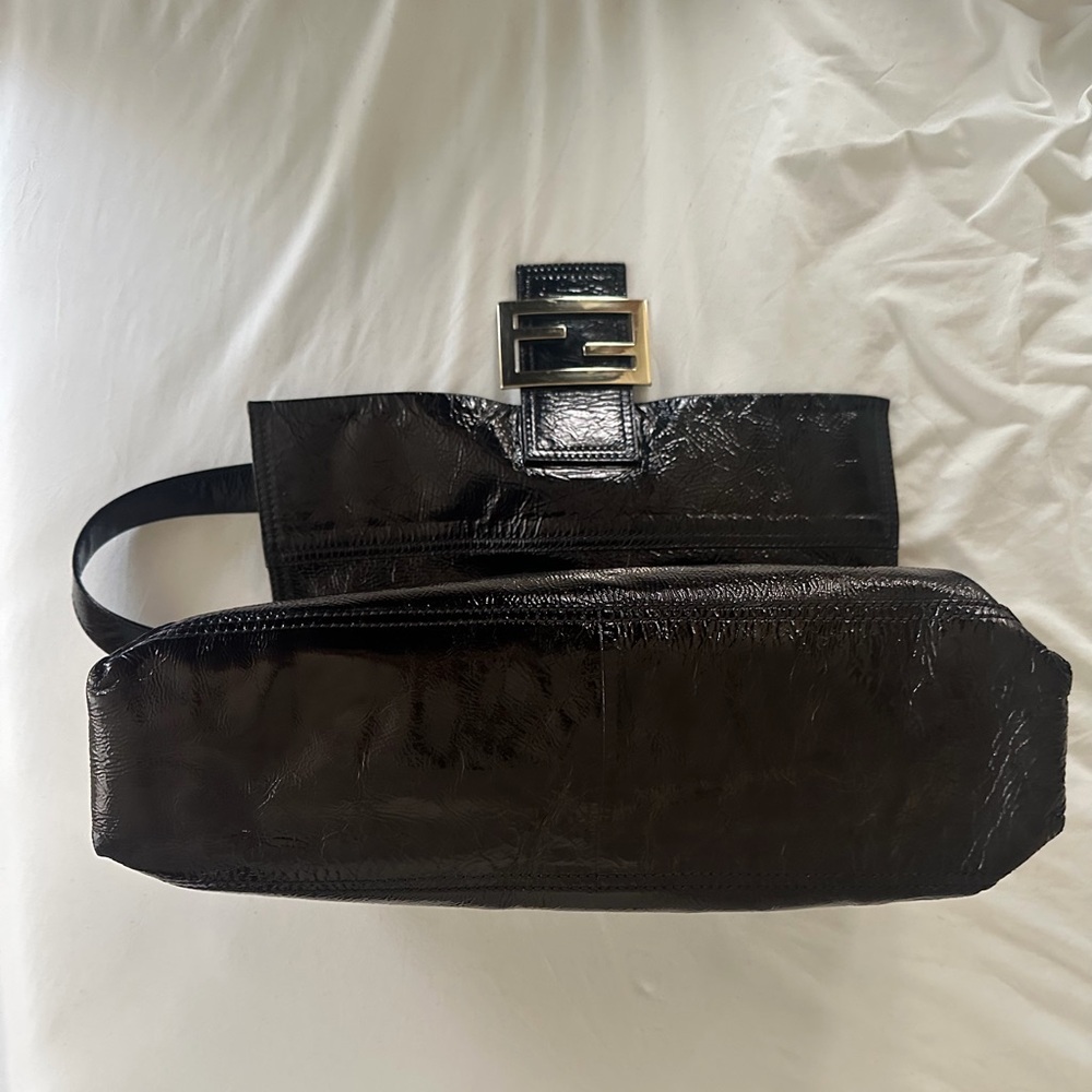 Fendi Maxi Baguette Black Crinkle Patent Leather - Picture 7 of 14